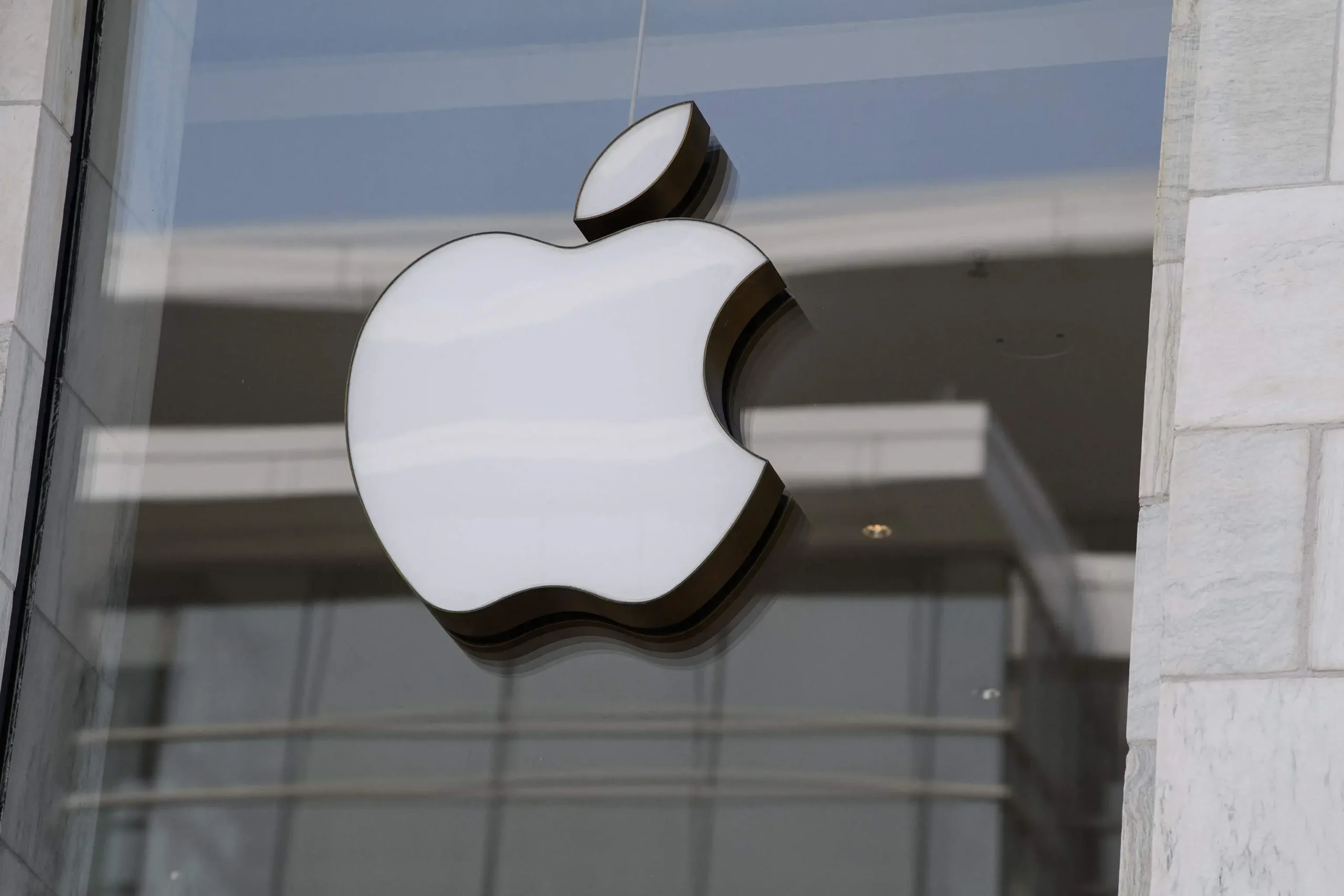ЄС розпочала перевірку дій Apple щодо вимкнення веб-застосунків на iPhone