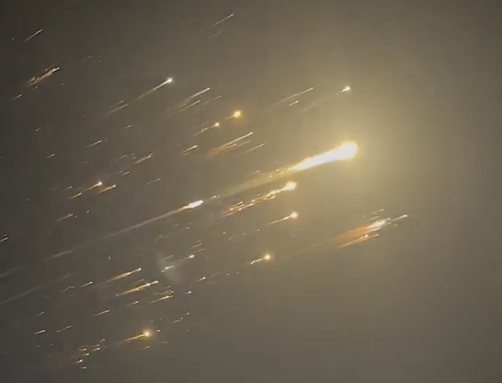 Уламки Starship, що впали в атмосферу після польоту 8